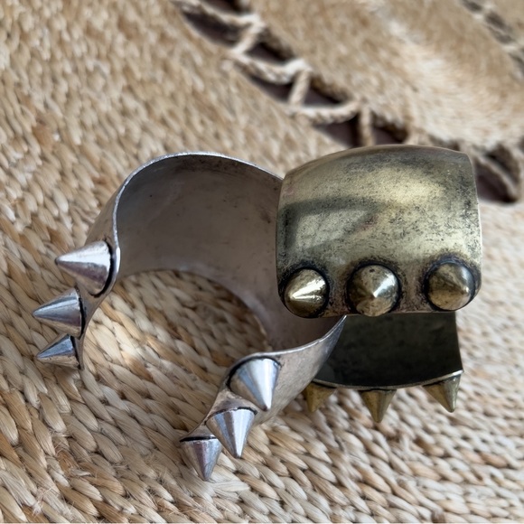 Spike Cuff Bracelet (available in gold only!) - Picture 7 of 9